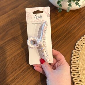 🎀Love Shack Fancy Wet Brush Goody Pink Satin Claw Clip NWT